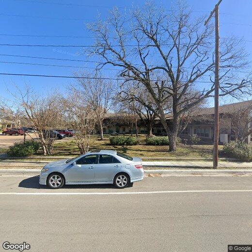 Primary Photo - 202 E Oak St