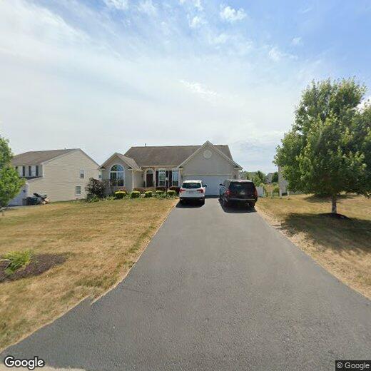 Primary Photo - 67 Goldfinch Dr