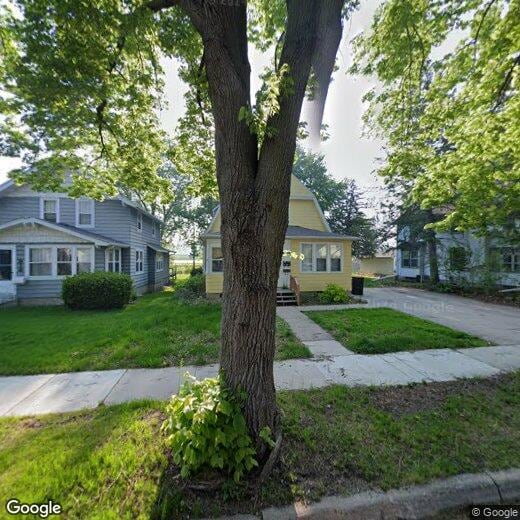 914 Lyndale Apartment for Rent in North Mankato, MN