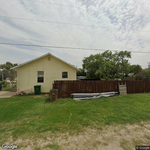 Primary Photo - Cozy 2 bedroom 1 bath home available SOON!