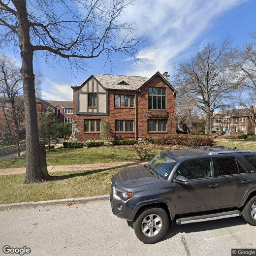 7500 Cromwell Dr, Clayton, MO 63105 Condo for Rent in Clayton, MO