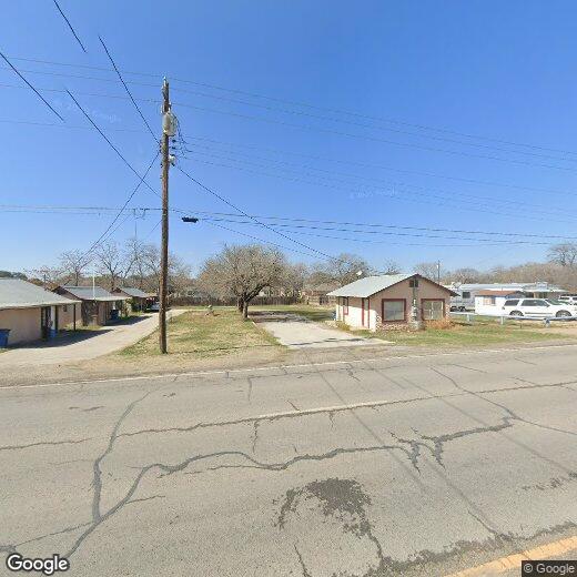 511 N Teel Dr, Devine, TX 78016 Townhome Rentals in Devine TX