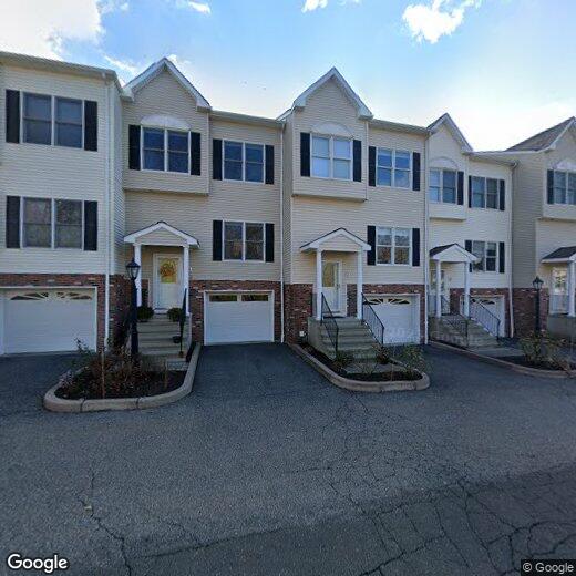 Primary Photo - 17 E Hayestown Rd