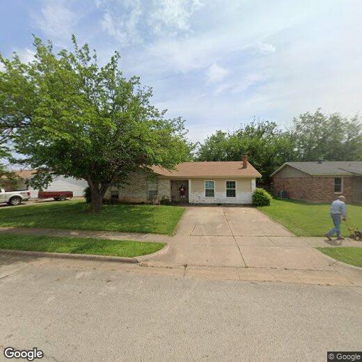 Foto principal - 812 E Prairie View Rd