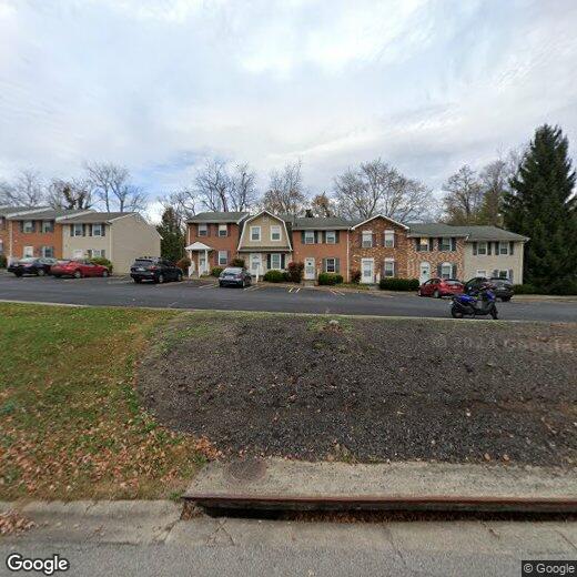 Foto principal - 2 Bedroom, 1.5 Bath Townhouse