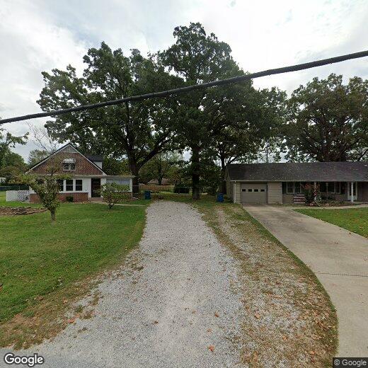 1307 Oak Ridge Dr, Neosho, MO 64850 House Rental in Neosho, MO