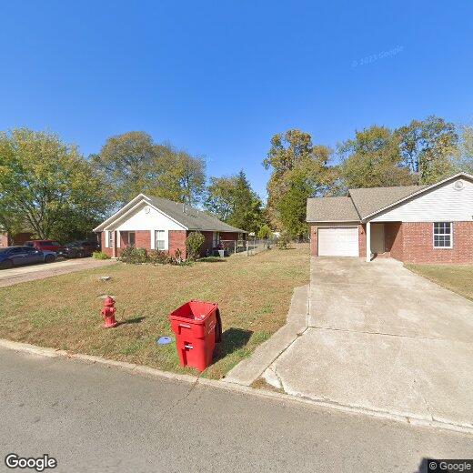 Primary Photo - 102 Willow Creek Dr