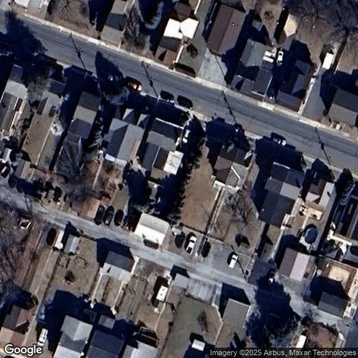 Primary Photo - 624 W 1st St