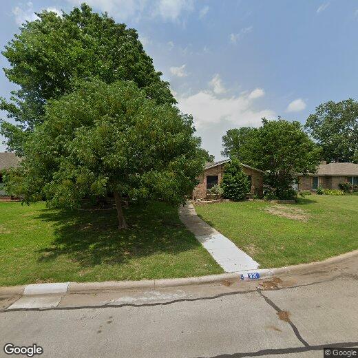 Primary Photo - 921 Cypress Dr
