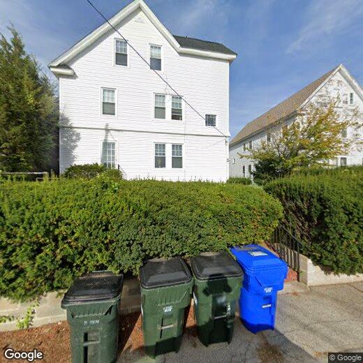 462 Coolidge Ave Unit Floor 3, Manchester, NH 03102 Room for Rent in