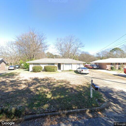 Primary Photo - Spacious Home with Large Back Yard and Sto...