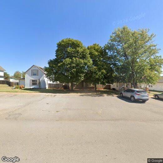 Primary Photo - 616 N State St