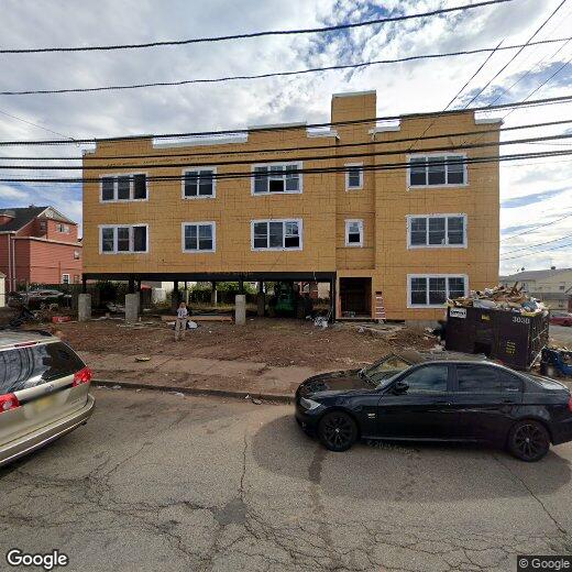 Primary Photo - 285 E 17th St