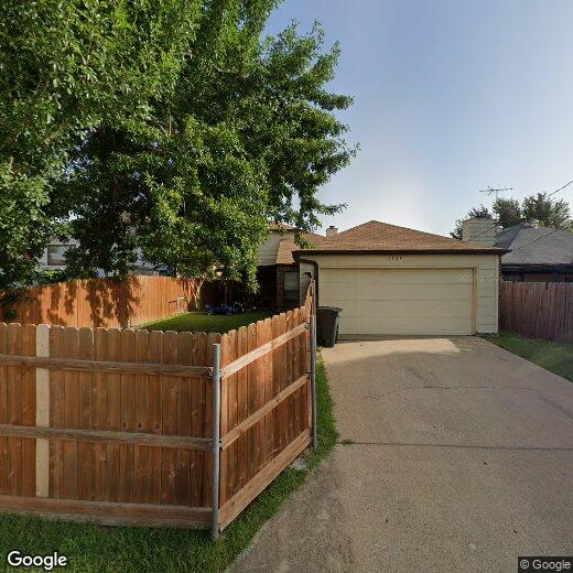 Primary Photo - 1324 Paintbrush St