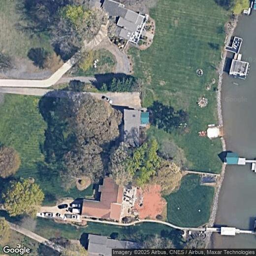 Primary Photo - 322 Queens Cove Rd