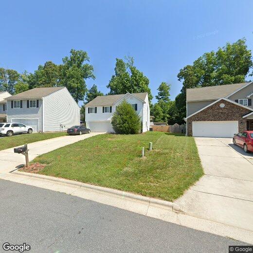 Foto principal - 4 Bedroom Pet-Friendly Home in Browns Summ...