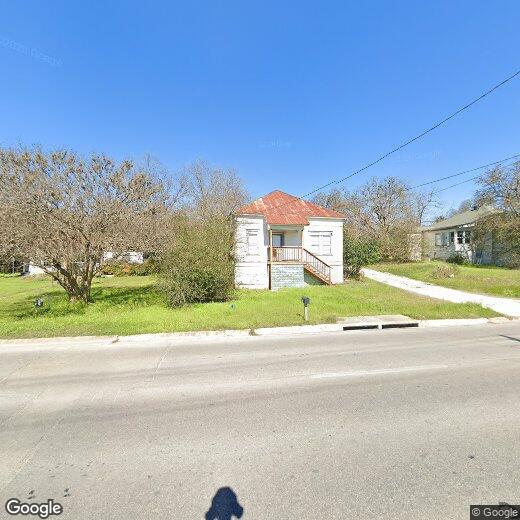 Primary Photo - 240 W Sessom Dr