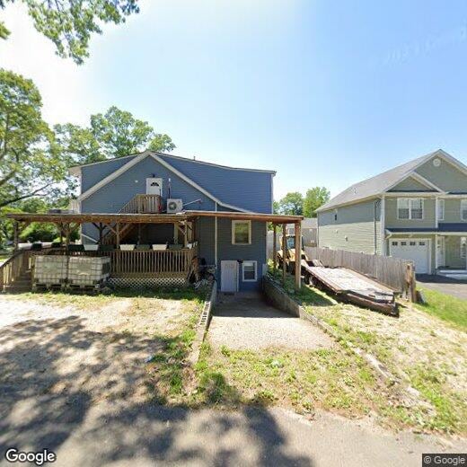 Primary Photo - 793 Pond St