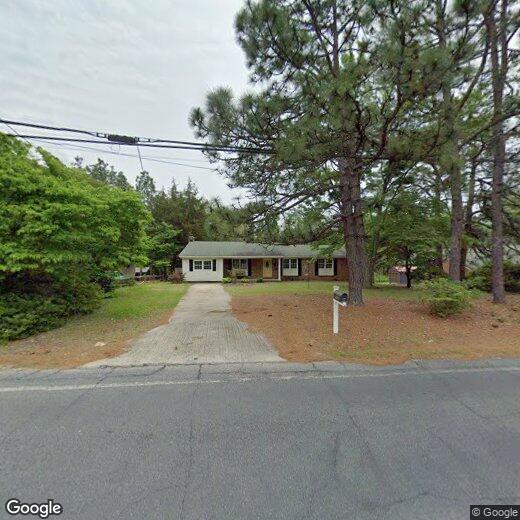 Foto principal - 215 S Pinehurst St