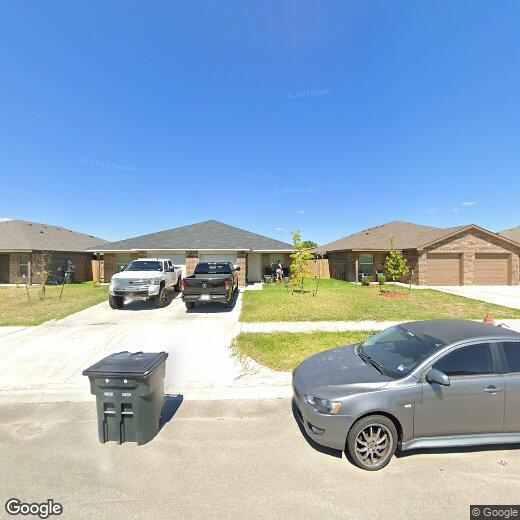Foto principal - 6011 Amelia Earhart Blvd