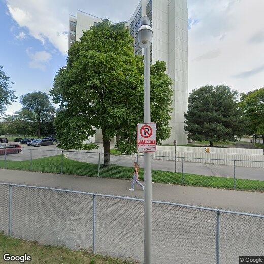 Photo principale - 2323 Confederation Pkwy