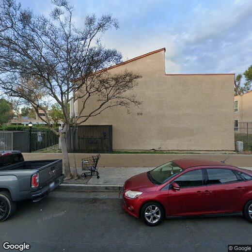 Primary Photo - 10331 Lindley Ave