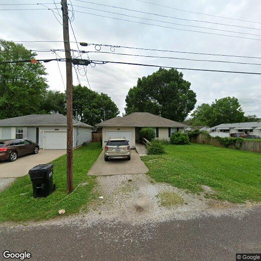 Primary Photo - 3 Bedroom 2 bath Handicapped Accessible wi...