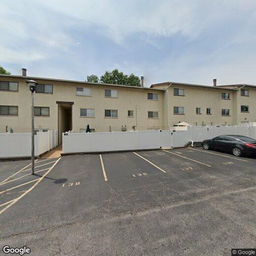 166 Carmel Woods Dr, Ellisville, MO 63021 Condo for Rent in