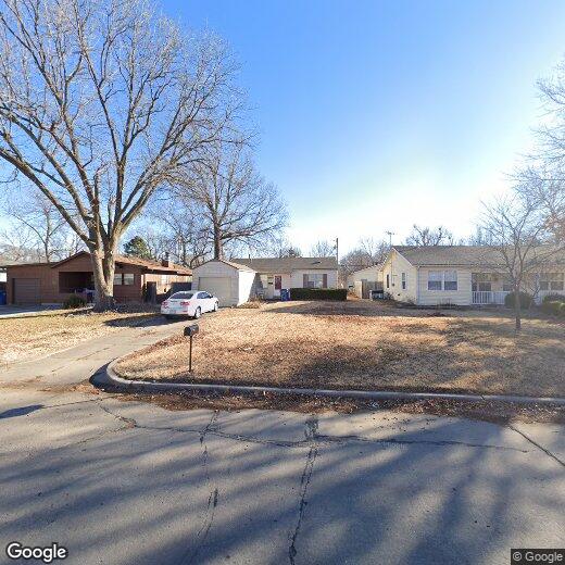 Foto principal - Move-In ready 2 bed/ 1bath + 1 car garage