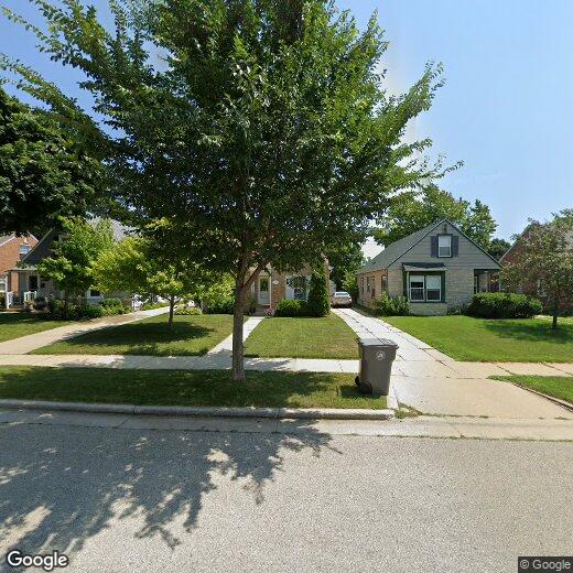 Primary Photo - 4918 N Berkeley Blvd