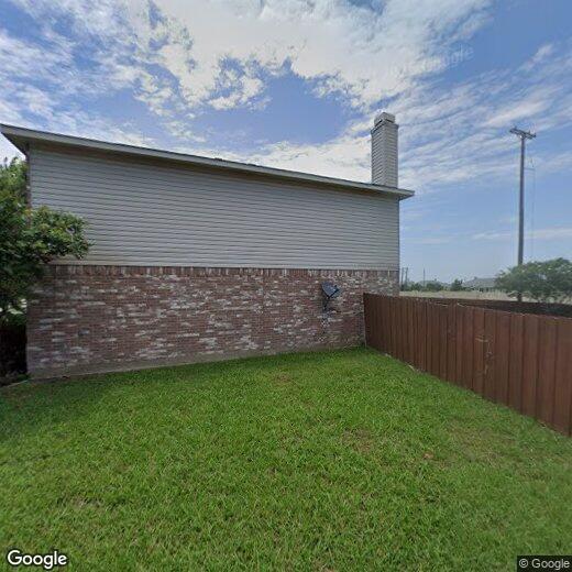 Primary Photo - 1744 Hickory Creek Ln