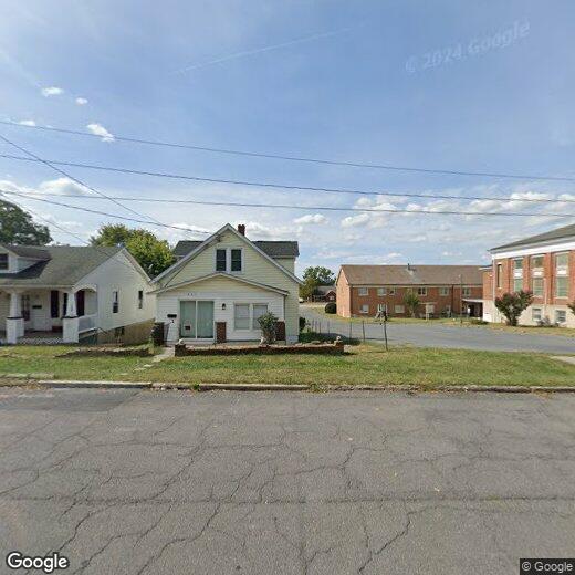 465 N Winchester Ave, Waynesboro, VA 22980 House for Rent in