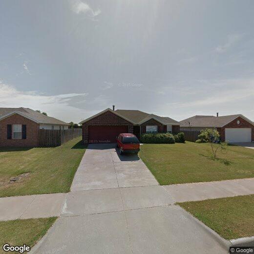 Primary Photo - 807 SW River Rock St