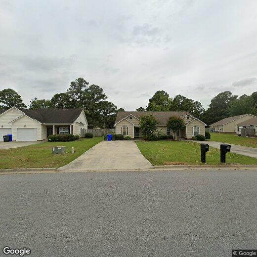 Foto principal - 331 Lake Rd
