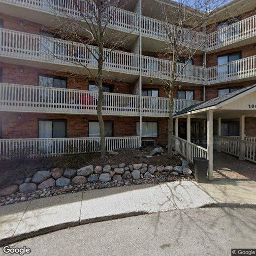 1800 Wedgewood Dr, Gurnee, IL 60031 Condo for Rent in Gurnee, IL