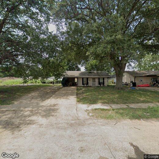Primary Photo - 811 Pecan Dr