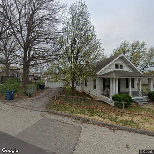 Primary Photo - 5060 Lakewood Ave