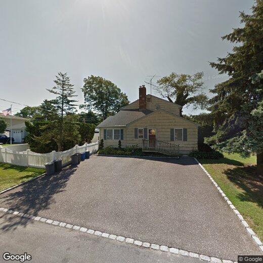 40 Pond Pl, Babylon, NY 11702 House for Rent in Babylon, NY