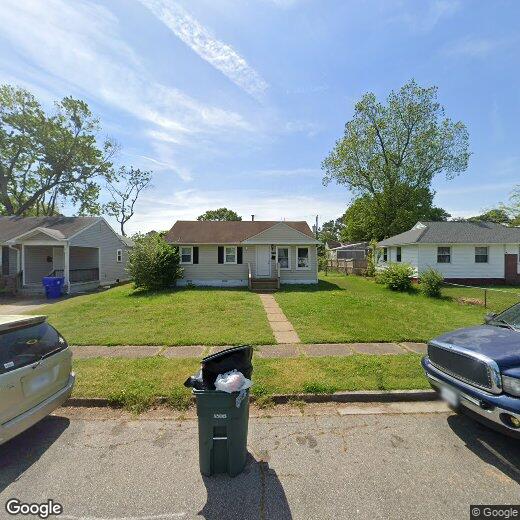 Primary Photo - 1829 N Lakeland Dr