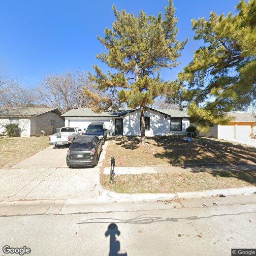 Primary Photo - 1613 E Timberview Ln
