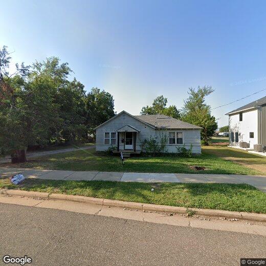 Primary Photo - 616 W Main St