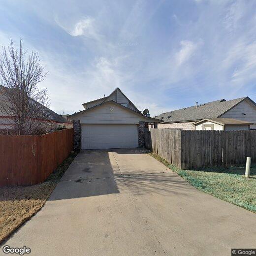 2502 Lakecrest Dr, Moore, OK 73170 House Rental in Moore, OK