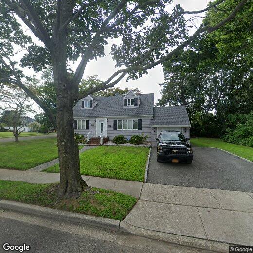 Primary Photo - 335 N Iowa Ave