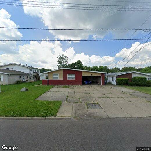 460 Treeside Dr Unit 2, Akron, OH 44313 Room for Rent in Akron, OH