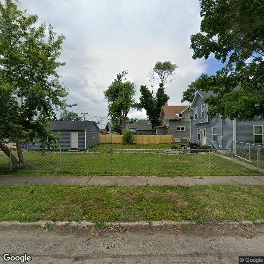 Primary Photo - Convenient NW 4 bedroom 1 1.5 bath, fenced...