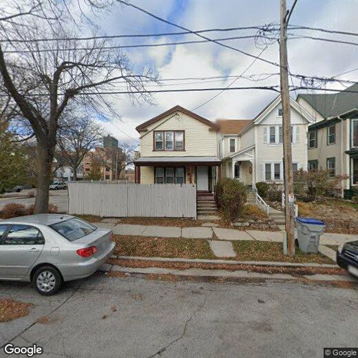 Primary Photo - 3 br, 2 bath Duplex - 1006 E Land Pl Upper
