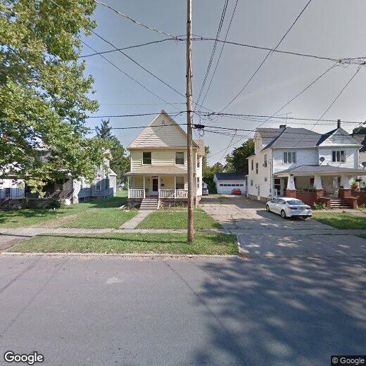 Primary Photo - 6 BDRM HOUSE FOR RENT