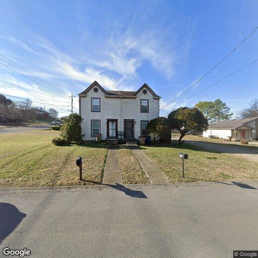 Foto principal - 2BR/1BA Townhome w/ fresh paint!
