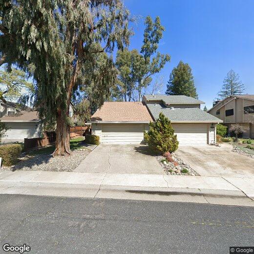 Foto principal - Updated Roseville 2 bedroom 2 bath Gem