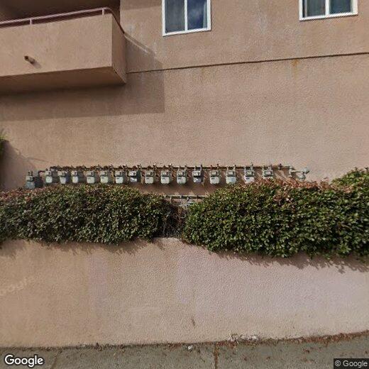 Primary Photo - 918 W College St